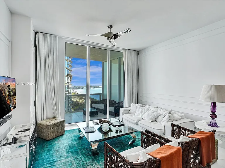 15811 Collins Ave #3302 — Photo 19