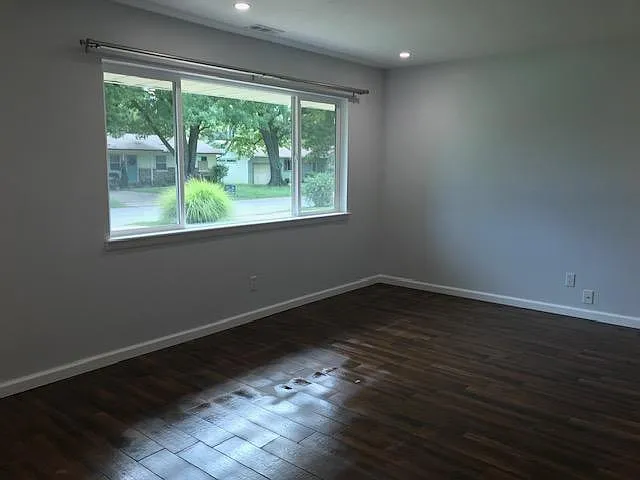 3355 N Martin Ave — Photo 5