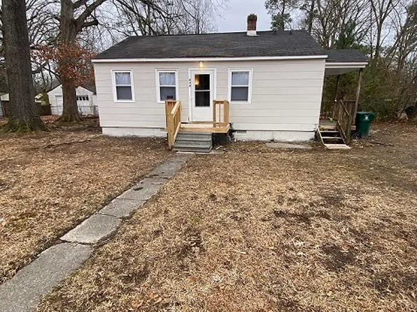 634 72nd St, Newport News, VA 23605