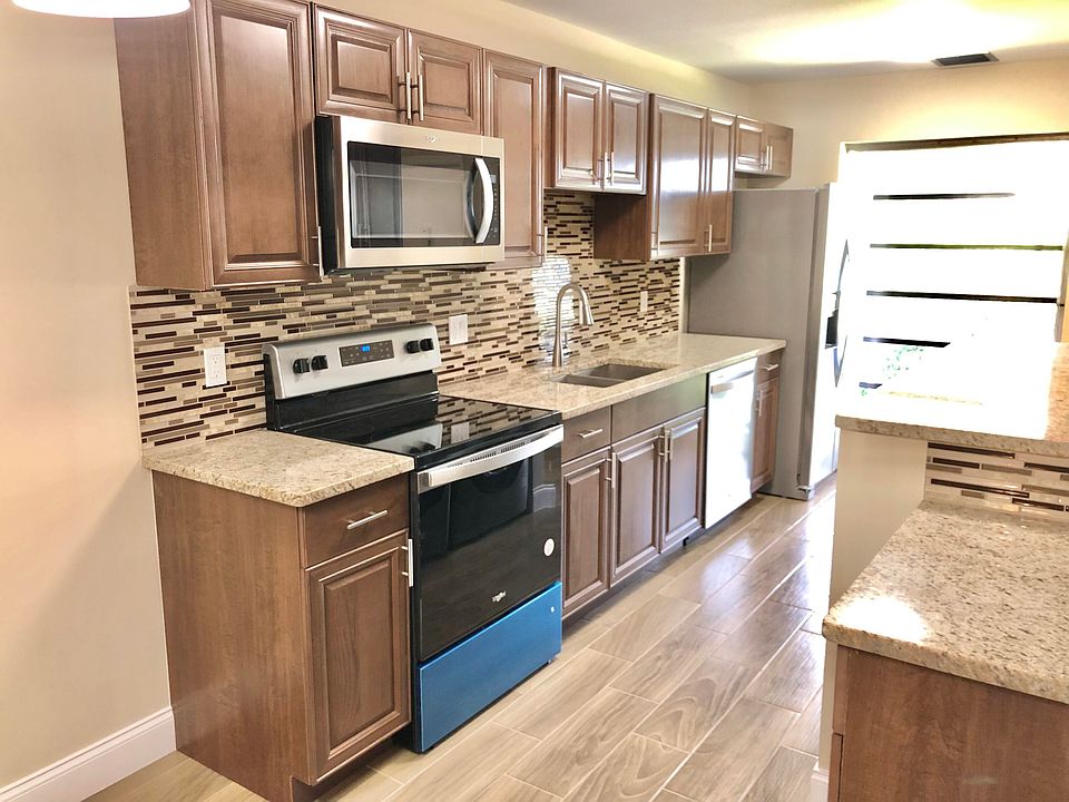 Pines Of Delray Condominiums 1021 Flame Vine Ave Delray Beach, FL