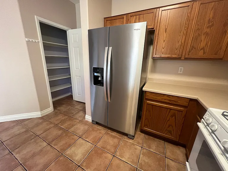 8829 Rising Creek Ct — Photo 17