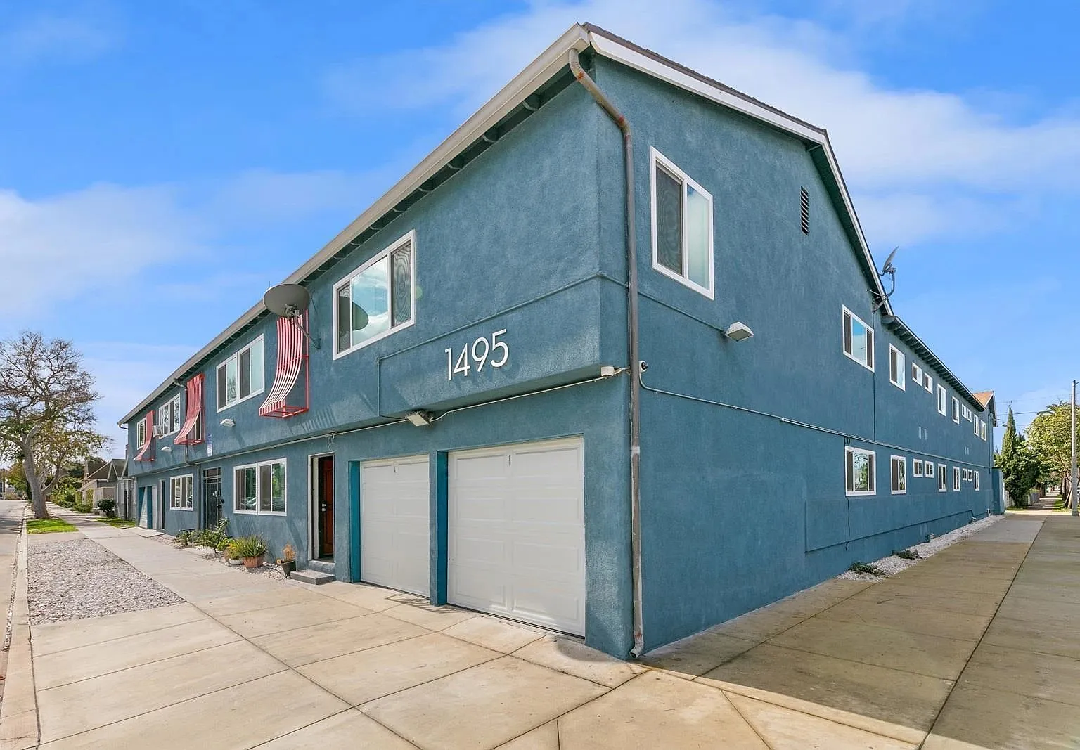 1495 Peterson Ave — Photo 2