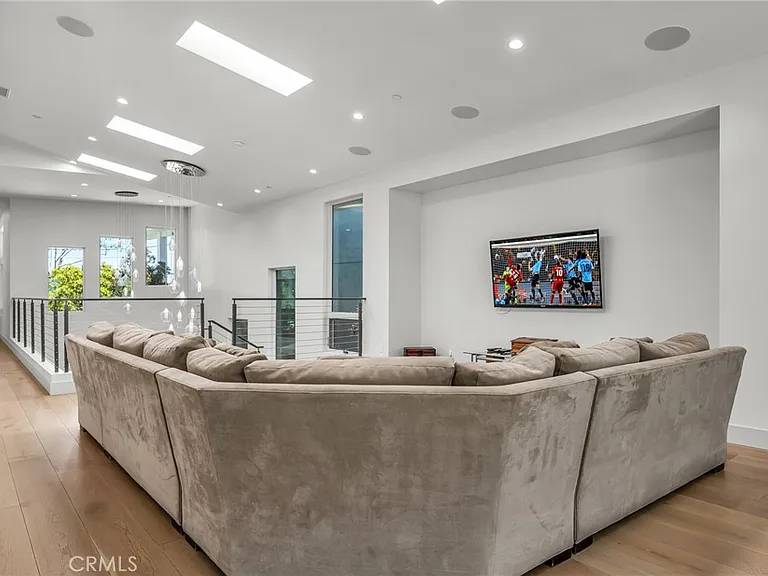 503 S Lucia Ave — Photo 17