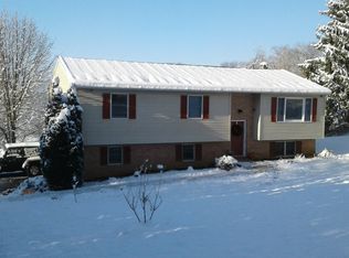 239 Witmer Rd, Reinholds, PA 17569