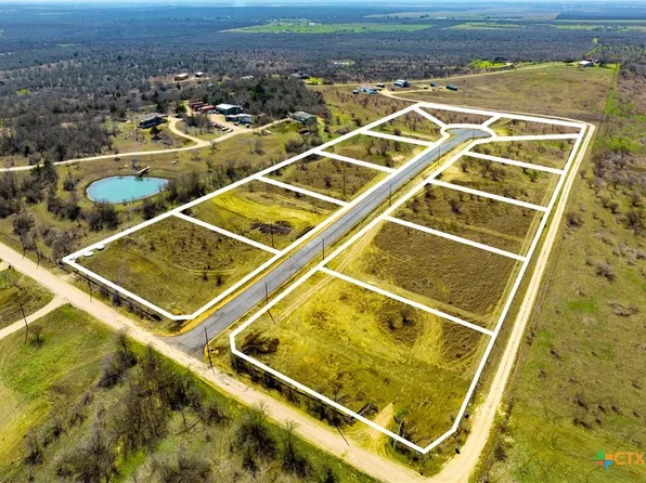 100 Sage Hills Dr, Lockhart, TX 78644