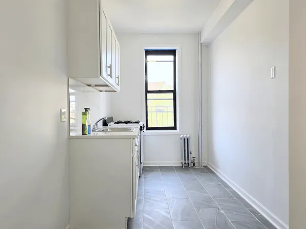 1502 West 6th Street image 1 of 8