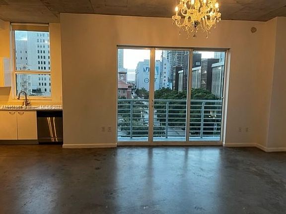 4th image of 133 NE 2nd Ave APT 513