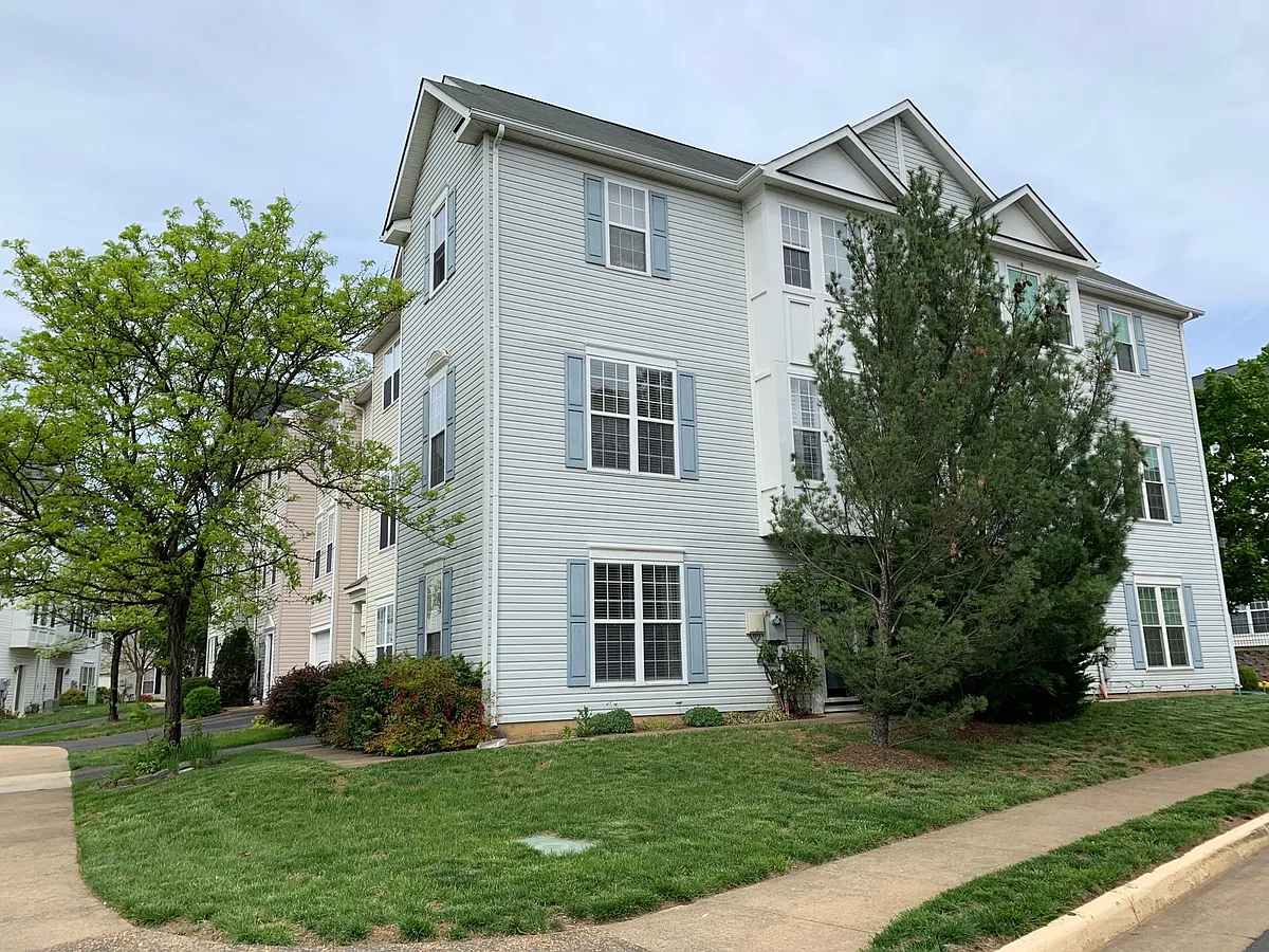 Building Photo - 2575 Pennymoor Ct