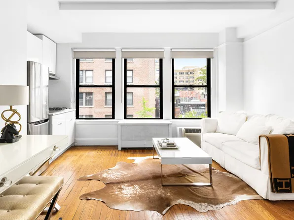 21 East Tenth Street image 1 of 12