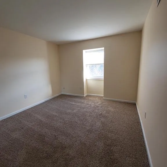 1124 Kaye Ct — Photo 12