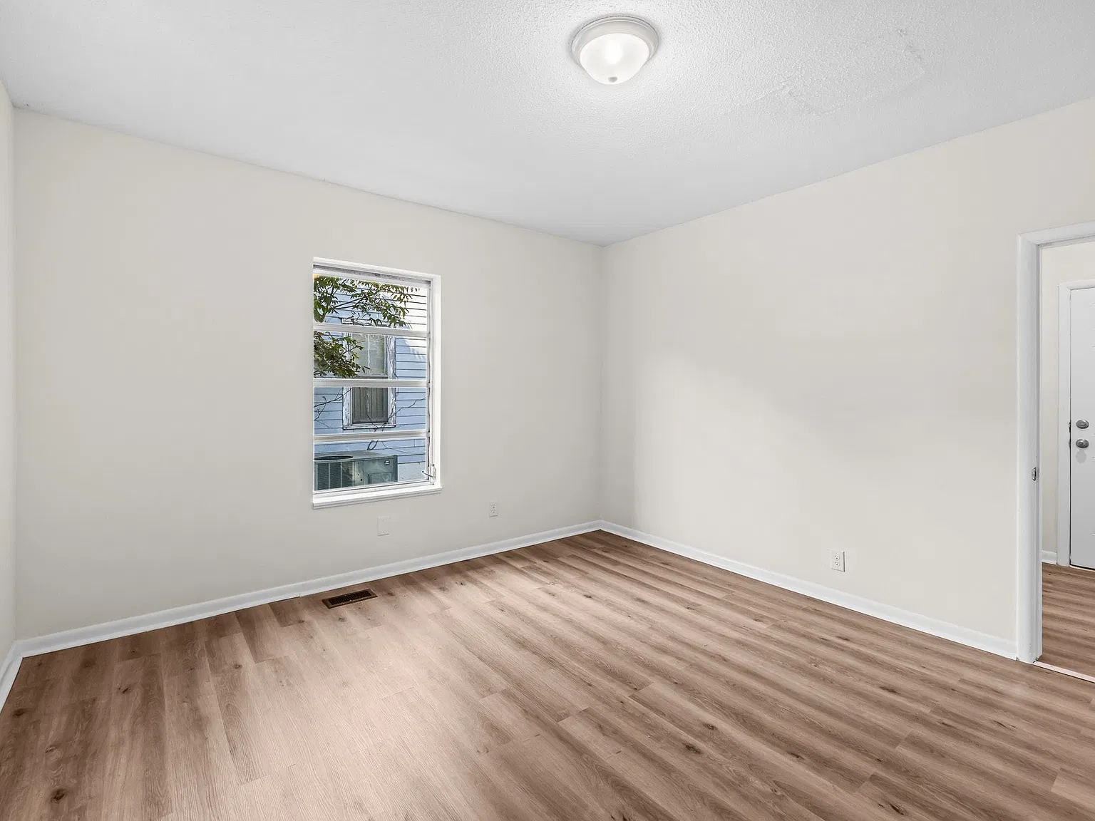 611 Indiana Street - 1 — Photo 4