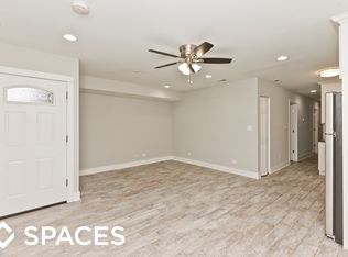 1615 W Wolfram St #GDN, Chicago, IL 60657