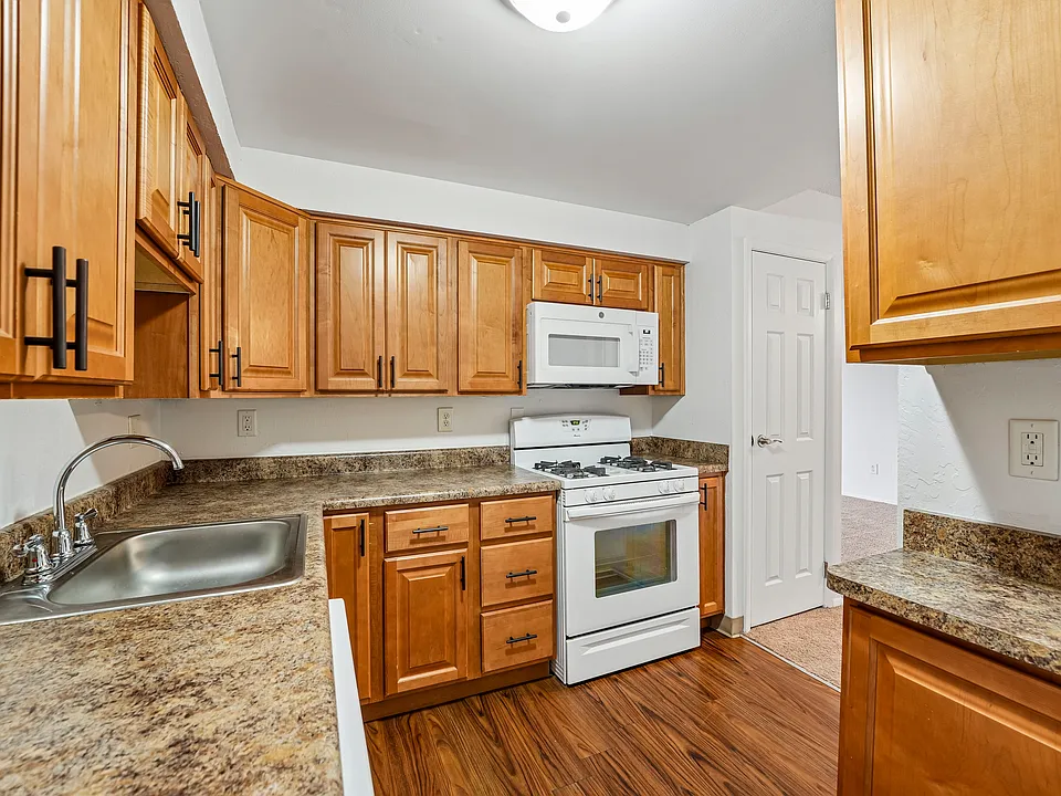 Monroeville Apartments at LaVale