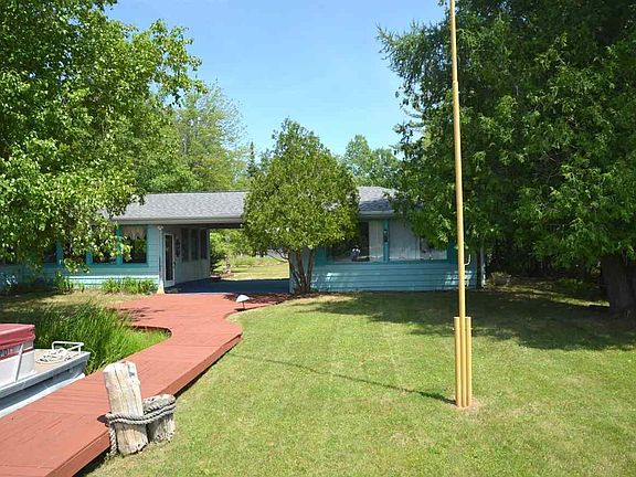 3rd image of 8429 Aarwood Trl NW