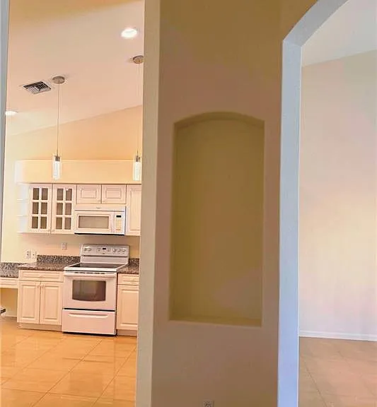8216 Ibis Cove Cir #B-215 — Photo 8