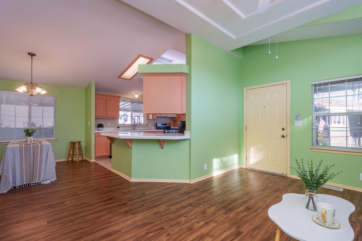 next background image