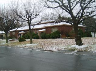 102 Monroe Ave, Old Forge, PA 18518