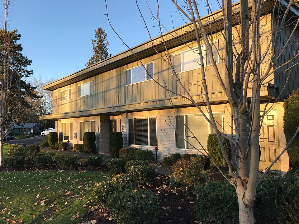 1st image of 4815 SE Railroad Ave #11824
