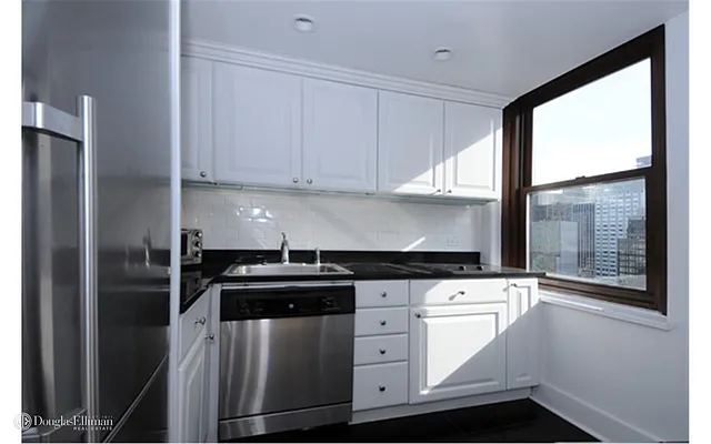 Rented by Douglas Elliman | media 25