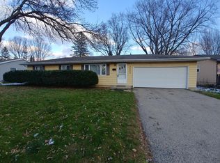 2405 Prairie Rd, Madison, WI 53711