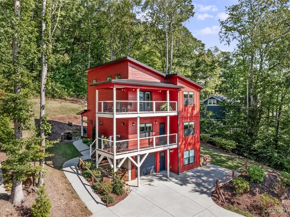 208 Pine Hill Dr, Swannanoa, NC 28778