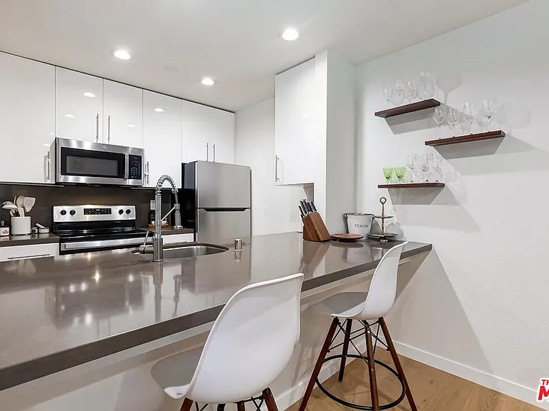 141 S Clark Dr #208 — Photo 20