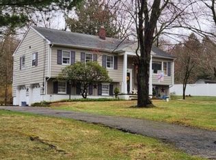 14 Mile Dr, Chester, NJ 07930