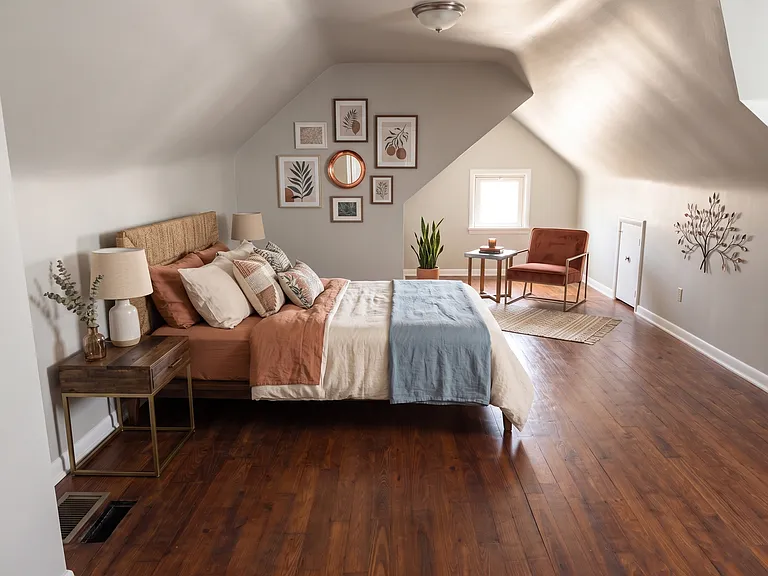 Beautiful and large top floor. Photo staged for design purposes.