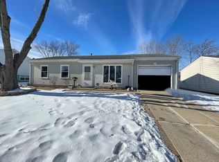 108 Mayfield Dr, Streamwood, IL 60107