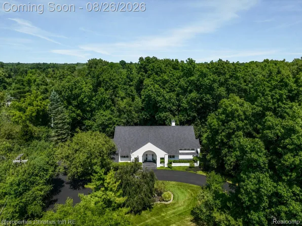 23658 Shagwood Dr, Bingham Farms, MI 48025