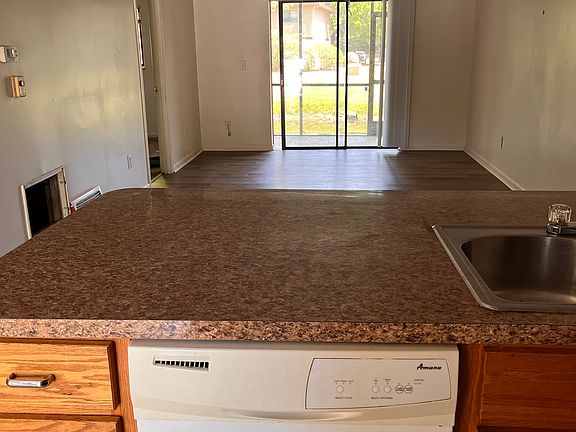 2nd image of 2182 Bees Ferry Rd APT C