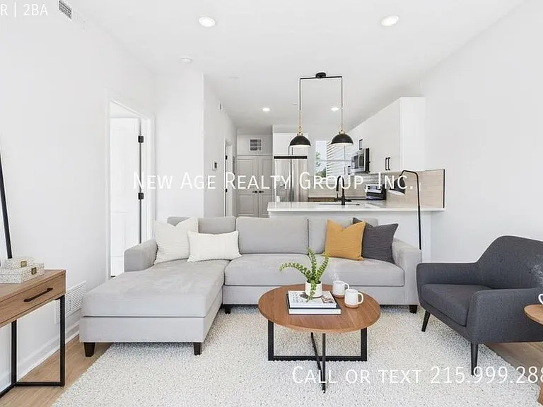 1326 Grove St #4 — Photo 4