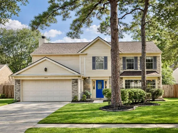 15918 Pinyon Creek Dr, Houston, TX 77095