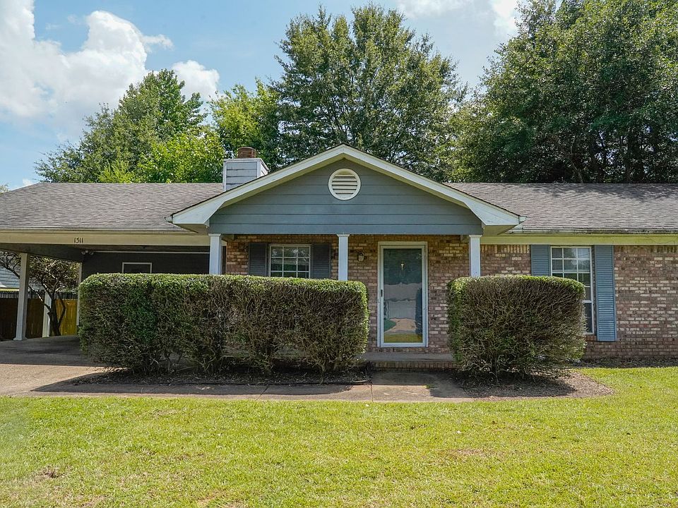 1st image of 1311 Royal Oaks Ct