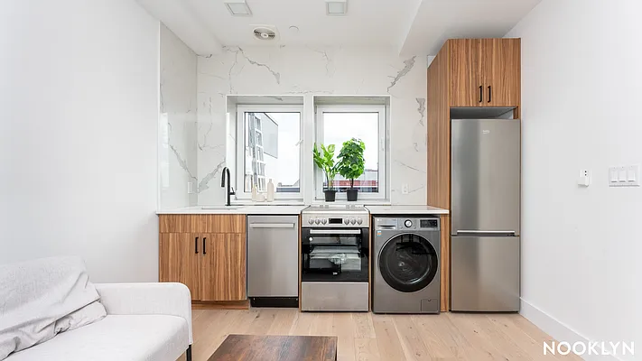 Rented by Nooklyn NYC LLC | media 9