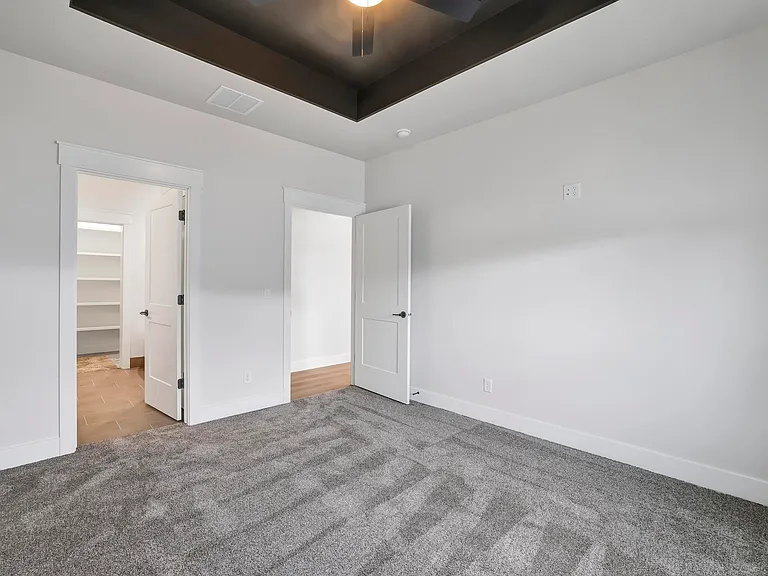 533 Irene St — Photo 24