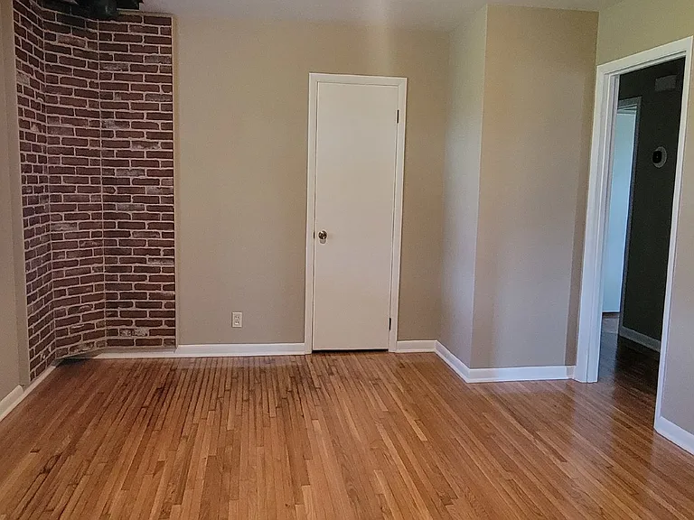 6408 Robinhood Ln NW — Photo 10