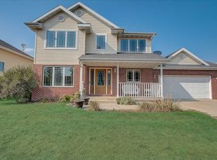 5224 Stoneman Dr, Fitchburg, WI 53711
