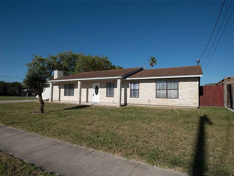 3442 Laguna Shores Rd — Photo 13
