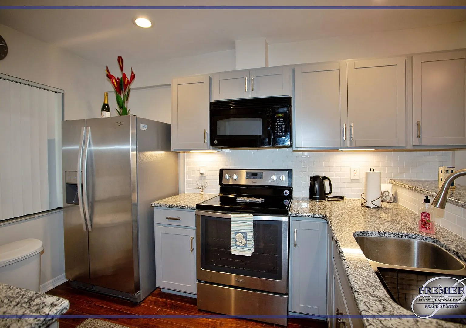 **Fully Furnished Seasonal Rental**Bonita Springs**Gated Community** — Photo 1