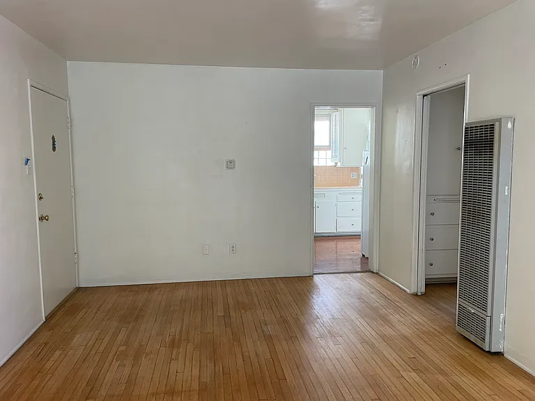 15 Cerritos Ave — Photo 12