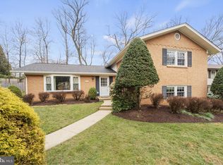 11607 Stonewood Ln, Rockville, MD 20852