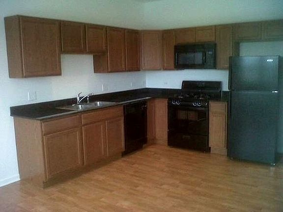 4th image of 2851 N Natoma Ave APT 300