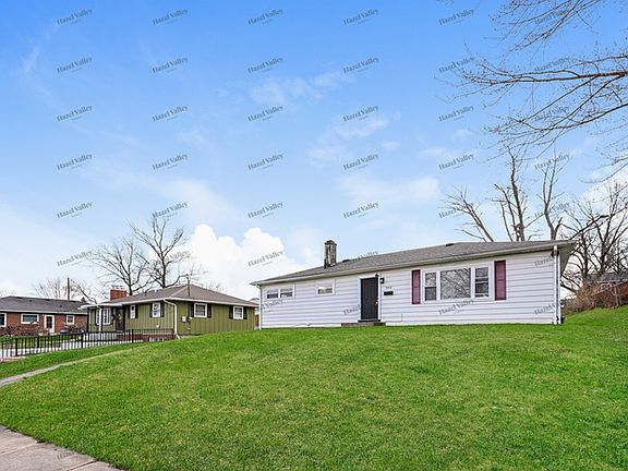 3rd image of 302 Fulton Ln