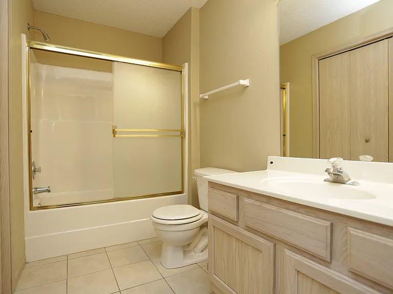 1608 Garden Ter — Photo 14