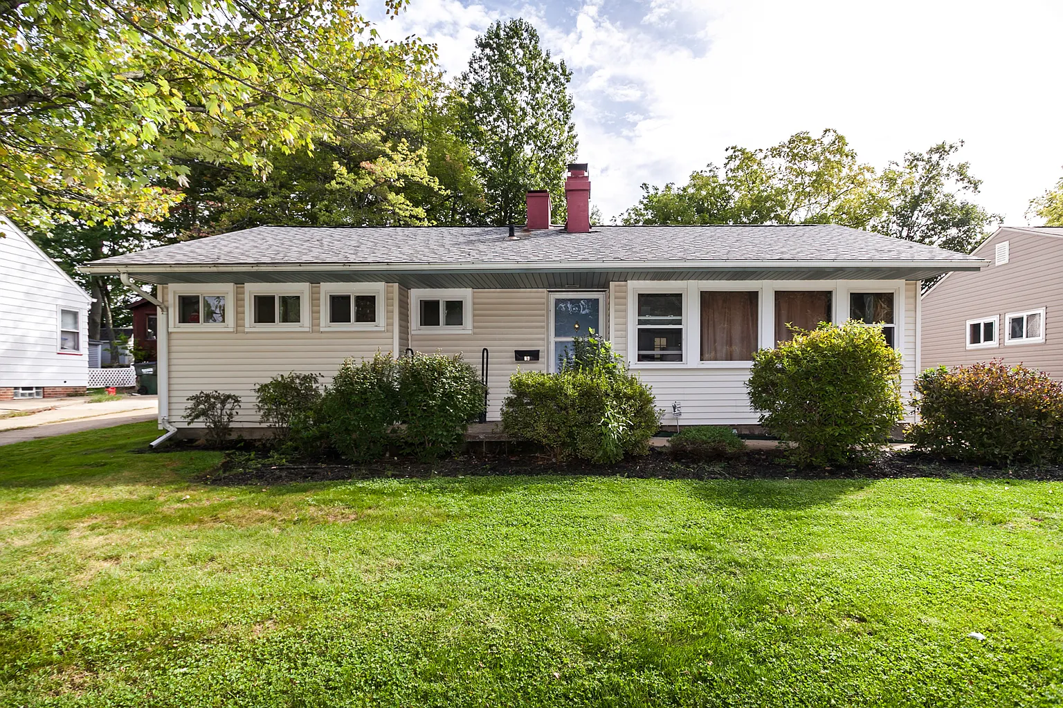 18 Dewhurst Ave photo 1