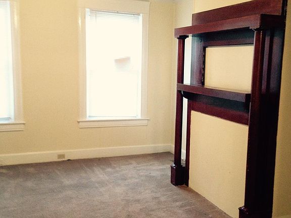 5th image of 3511 Killam Ave