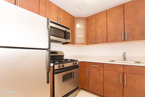 Rented by Citi Habitats | media 25