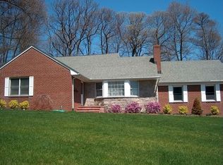 47 Hawkins Rd, Stony Brook, NY 11790