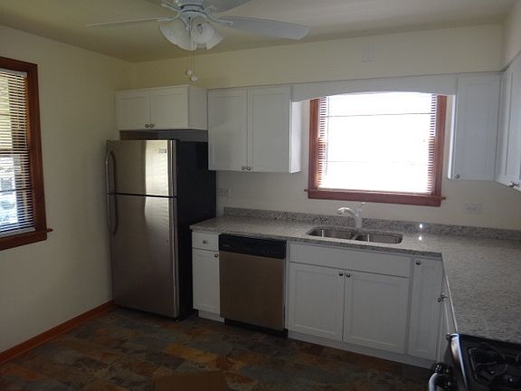 5th image of 3323 S 58th Ave
